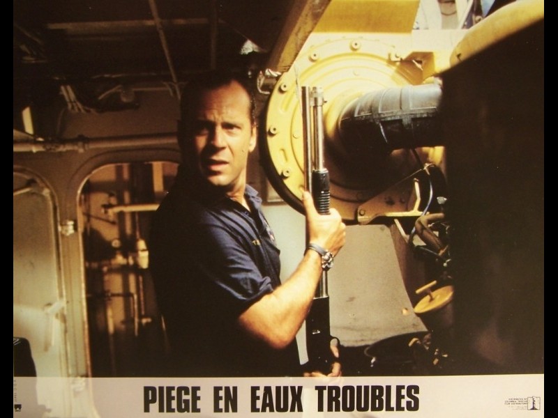 Photo du film PIEGE EN EAUX TROUBLES - STRIKING DISTANCE