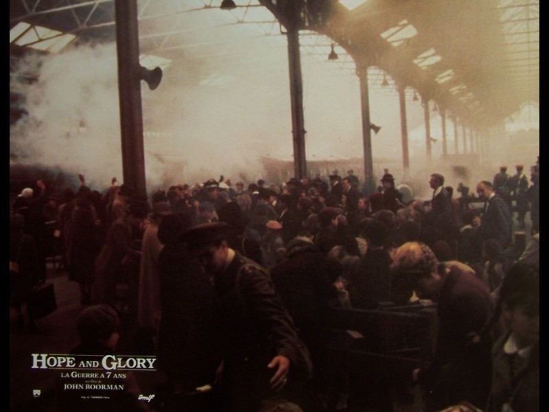 Photo du film HOPE AND GLORY