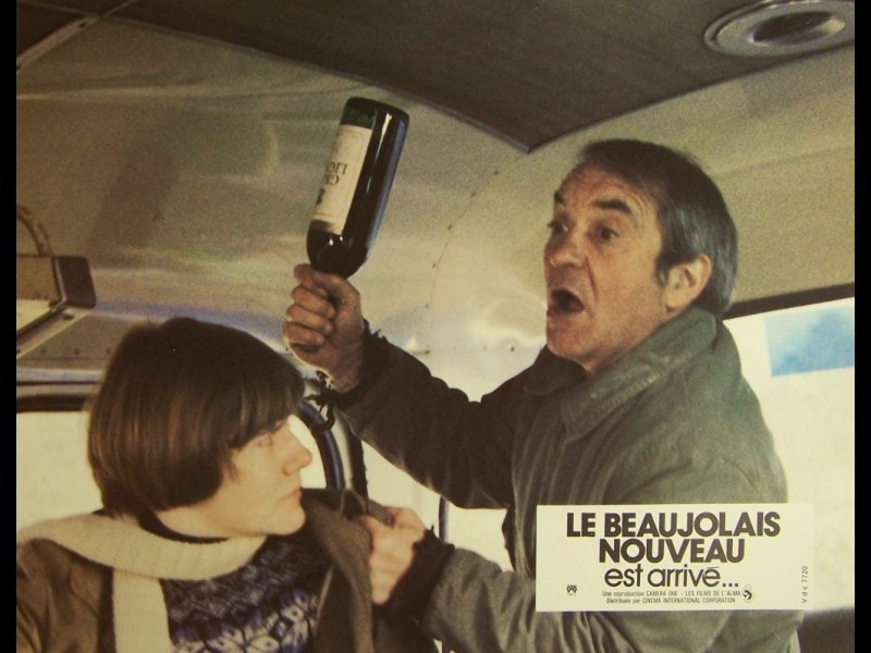 Film Le Beaujolais Nouveau Est Arrivé Photo du film BEAUJOLAIS NOUVEAU EST ARRIVÉ (LE) - PHOTOS DE CINEMA