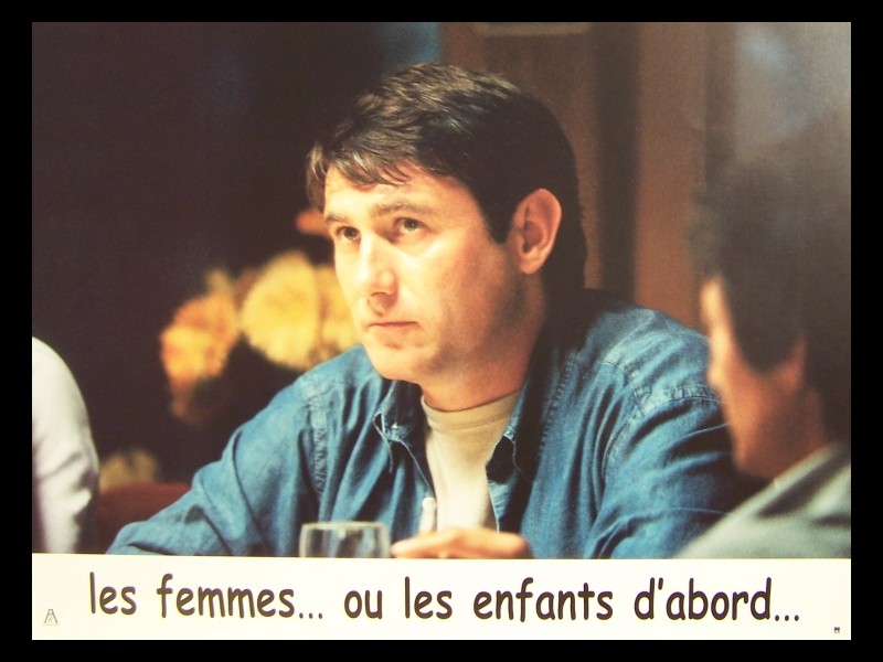 Photo du film LES FEMMES OU LES ENFANTS D'ABORD