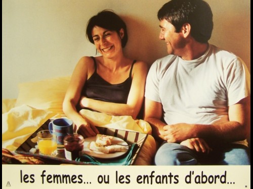 LES FEMMES OU LES ENFANTS D'ABORD