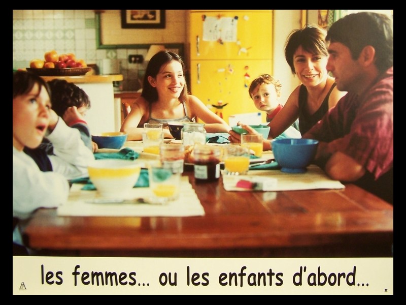 Photo du film LES FEMMES OU LES ENFANTS D'ABORD