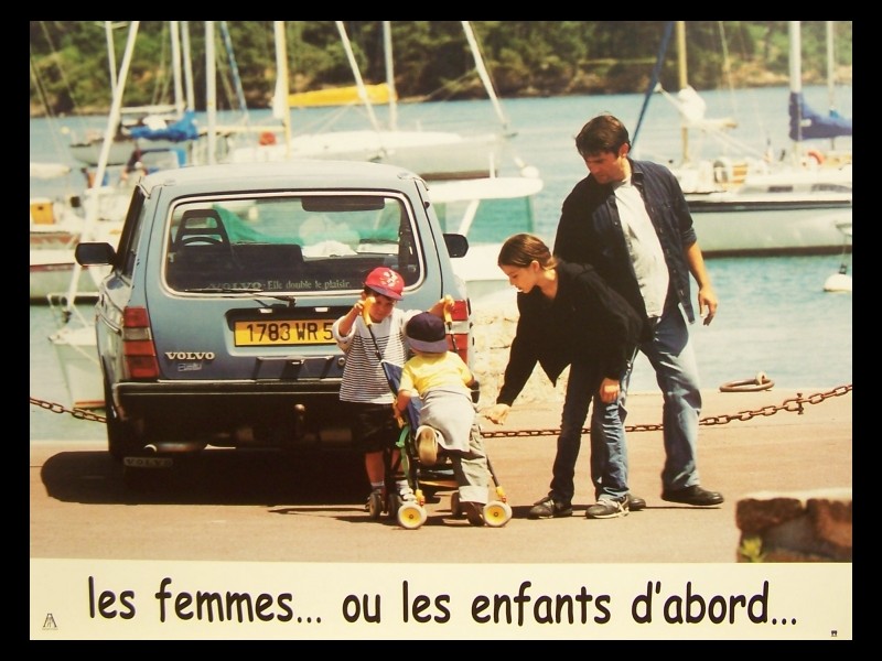 Photo du film LES FEMMES OU LES ENFANTS D'ABORD