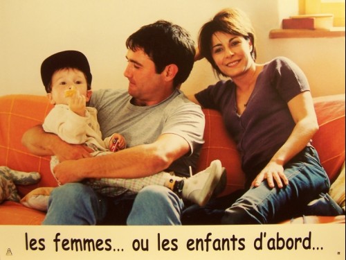 LES FEMMES OU LES ENFANTS D'ABORD