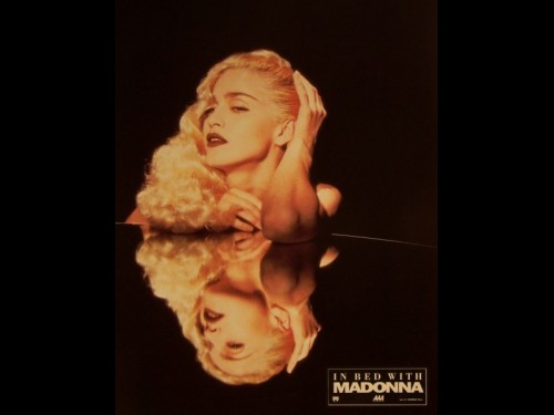 IN BED WHITH MADONNA - TRUTH OR DARE: IN BED WITH MADONNA