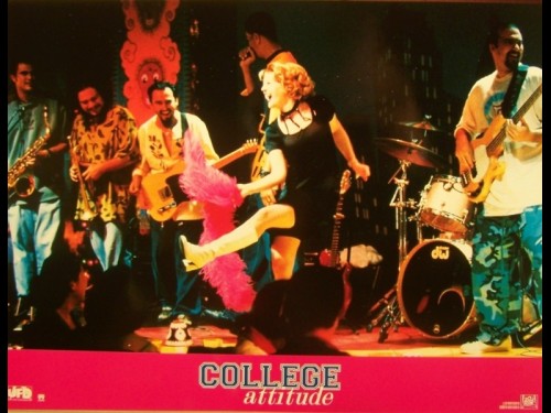 COLLEGE ATTITUDE - NEVER BEEN KISSED