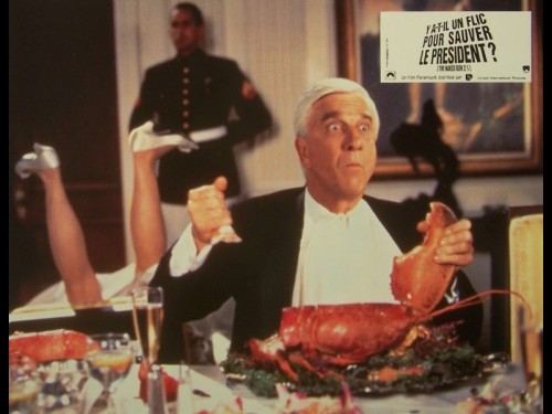 Y A-T-IL UN FLIC POUR SAUVER LE PRESIDENT - THE NAKED GUN