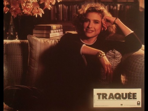 TRAQUÉE - SOMEONE TO WATCH OVER ME