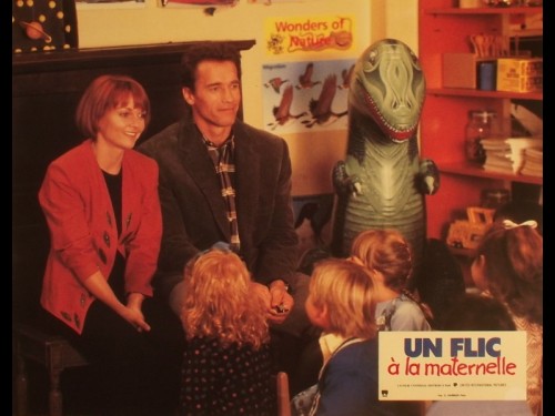 FLIC A LA MATERNELLE (UN) - KINDERGARTEN COP