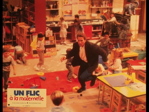 FLIC A LA MATERNELLE (UN) - KINDERGARTEN COP