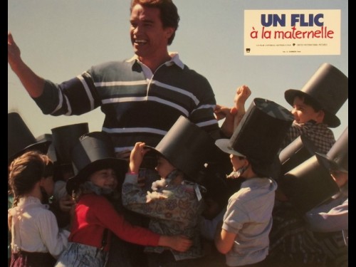 FLIC A LA MATERNELLE (UN) - KINDERGARTEN COP