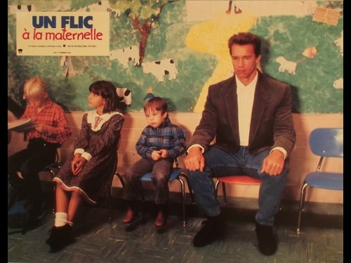 FLIC A LA MATERNELLE (UN) - KINDERGARTEN COP