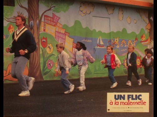 FLIC A LA MATERNELLE (UN) - KINDERGARTEN COP